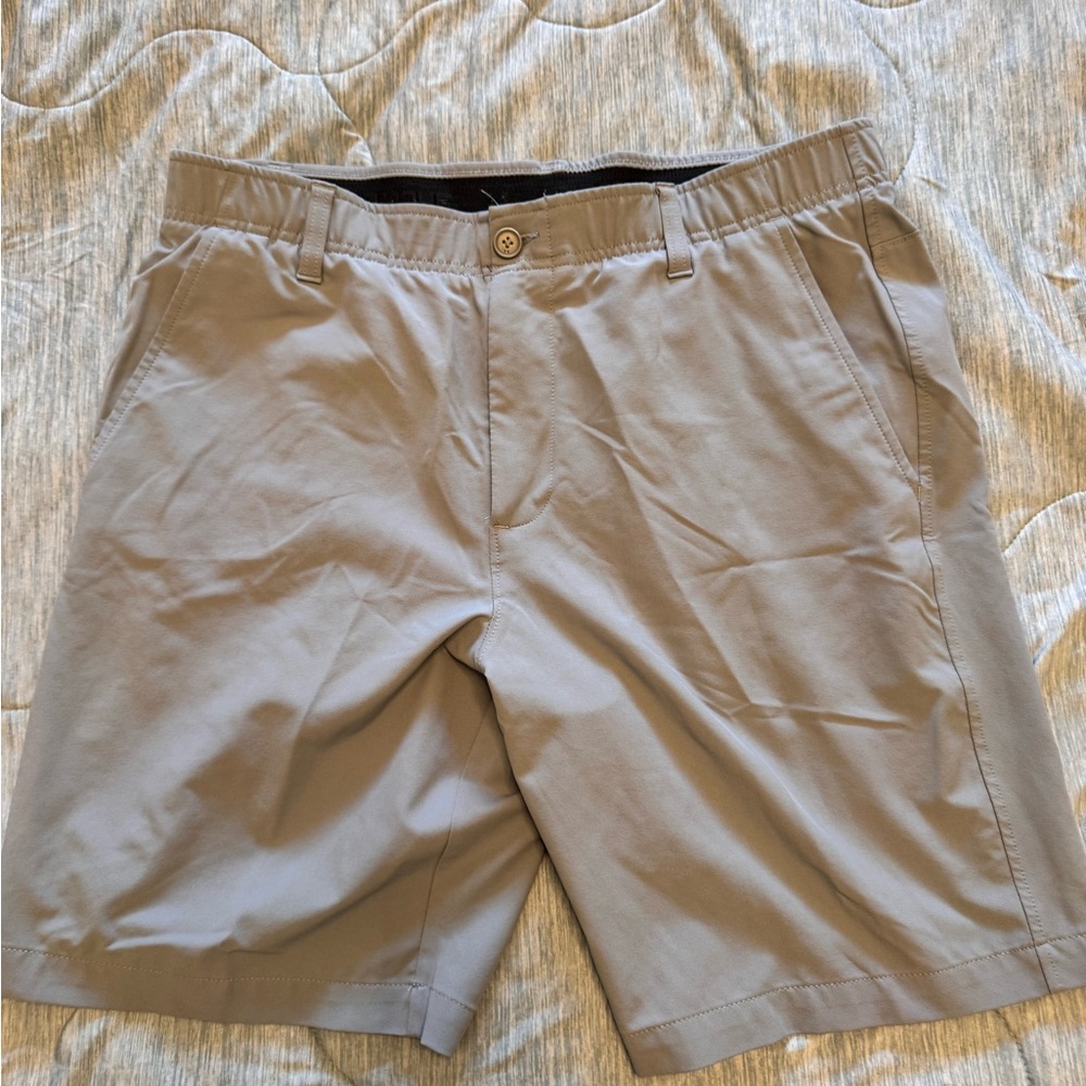 Under Armour Men's Gray Flat Front Shorts